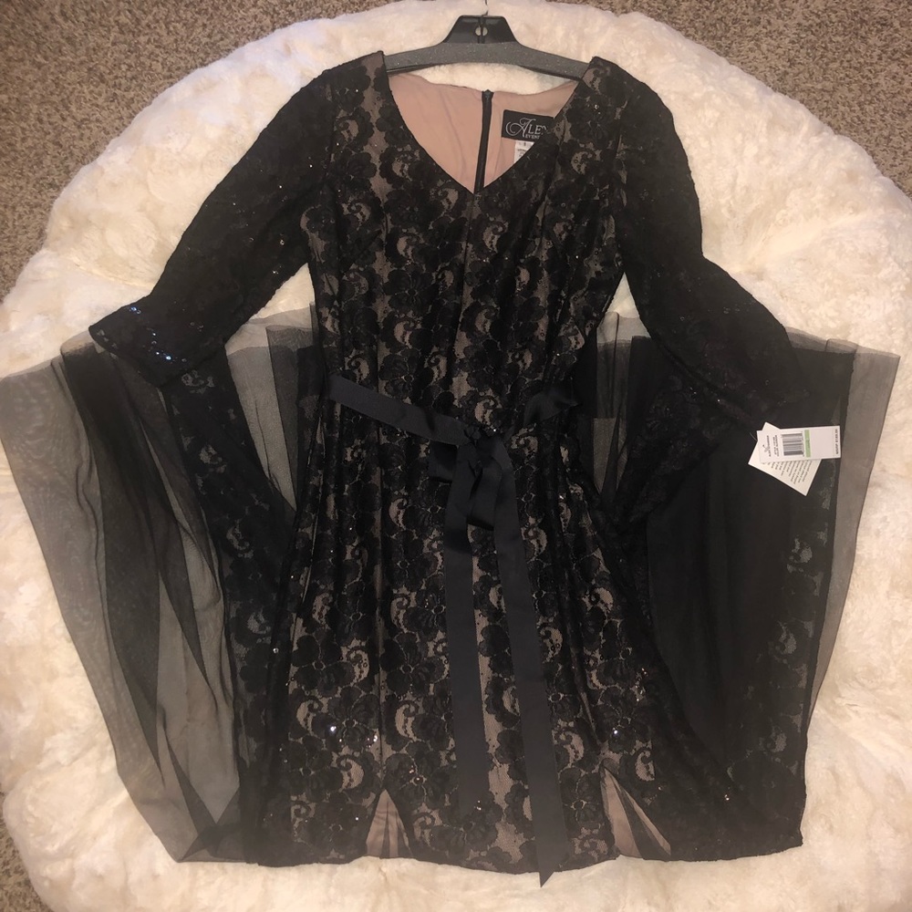 Alex Evenings sequence and lace gown- black. NWT.
